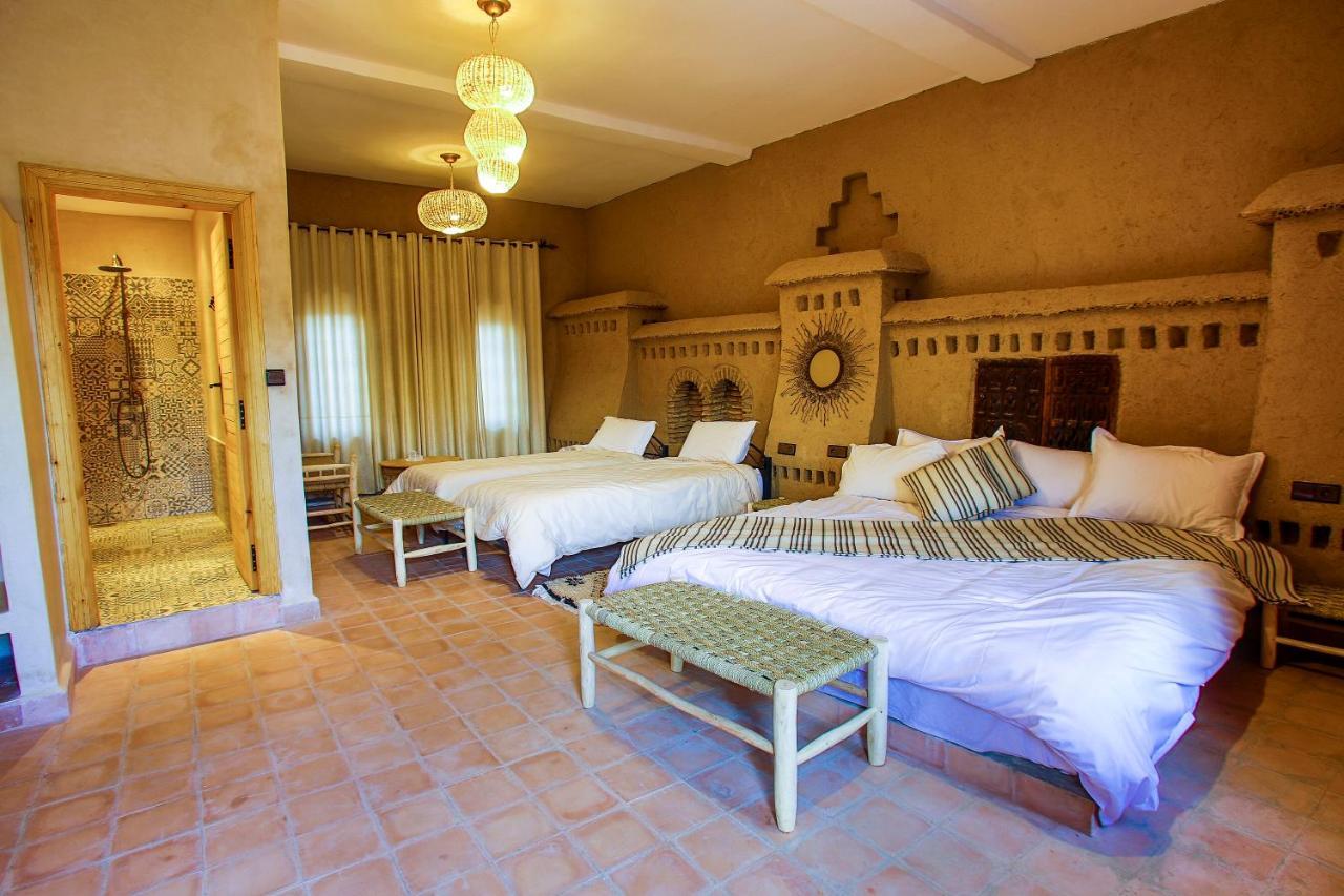 Riadsuerteloca Merzouga Hassilabied Bagian luar foto A room at the hotel