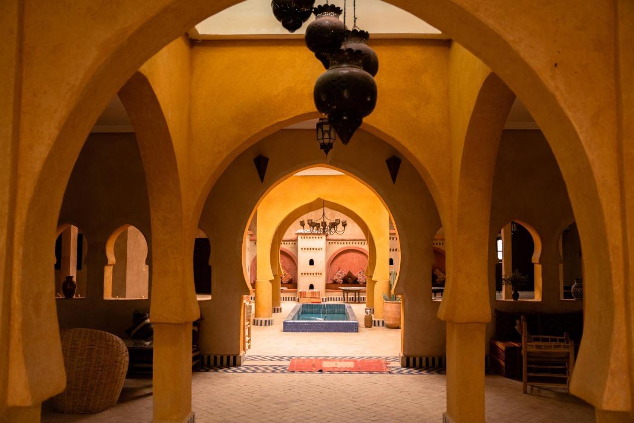 Riadsuerteloca Merzouga Hassilabied Bagian luar foto Interior of the Riad