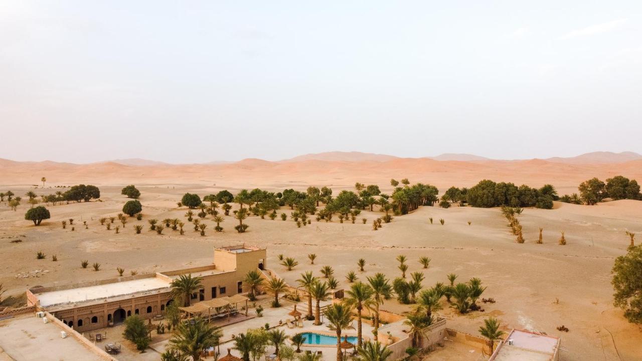 Riadsuerteloca Merzouga Hassilabied Bagian luar foto Al-Ghuwariyah