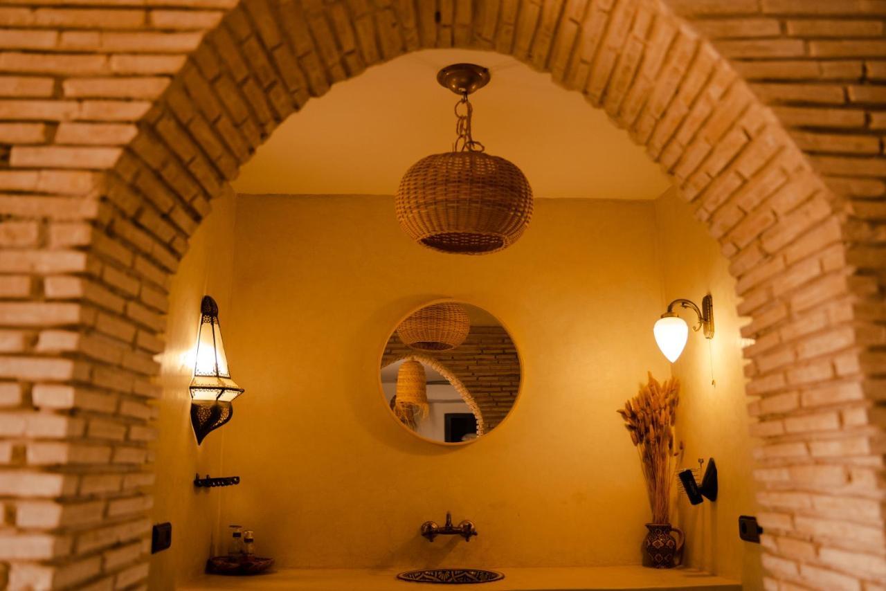 Riadsuerteloca Merzouga Hassilabied Bagian luar foto The interior of the house
