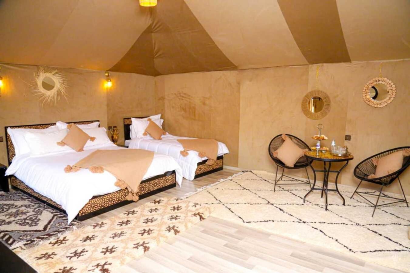 Riadsuerteloca Merzouga Hassilabied Bagian luar foto Luxury tent interior