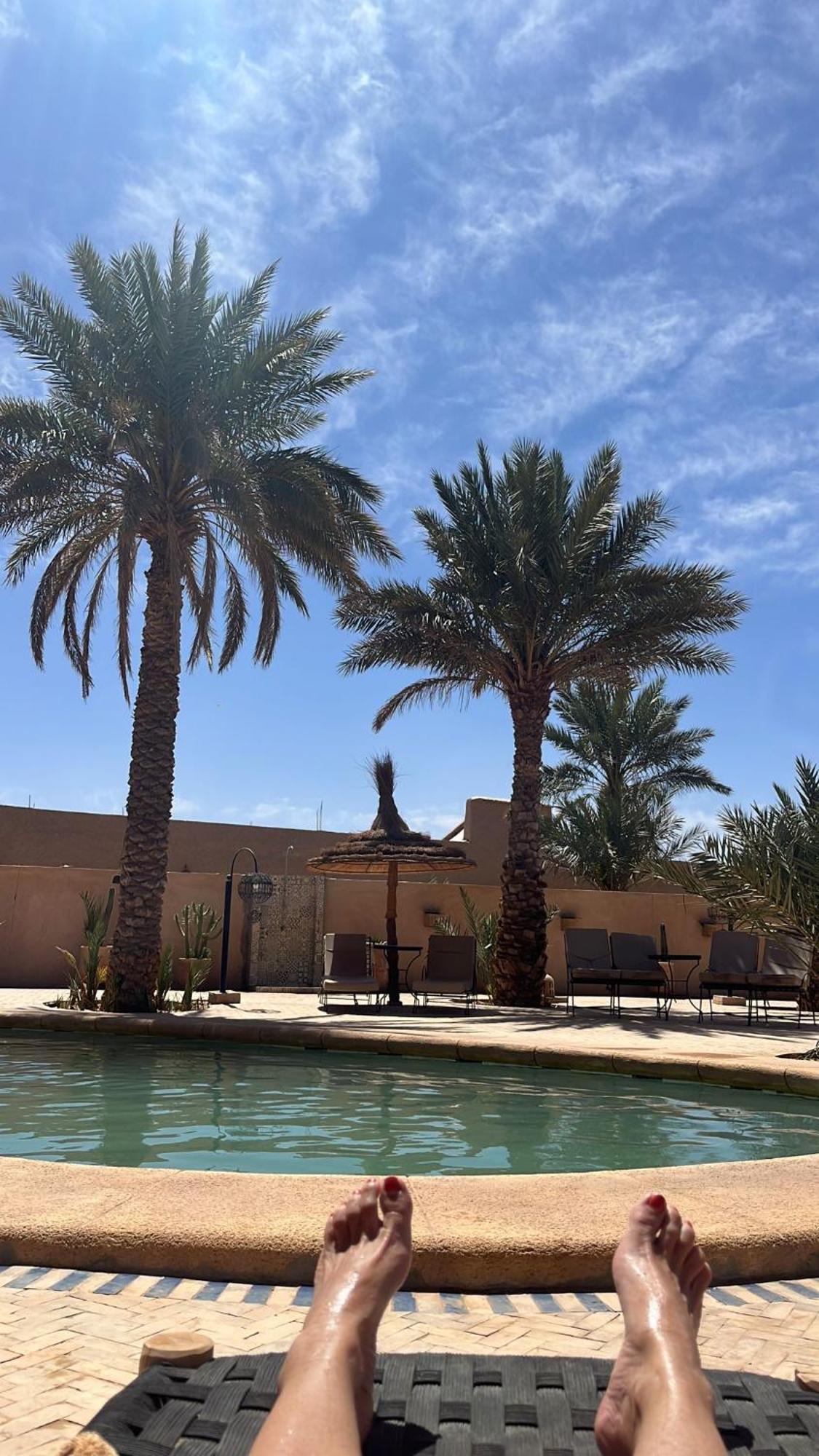Riadsuerteloca Merzouga Hassilabied Bagian luar foto The Desert Garden
